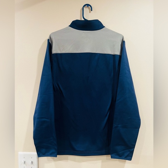 🔥NFL Patriots Sweatshirt 🔥 - Picture 2 of 7